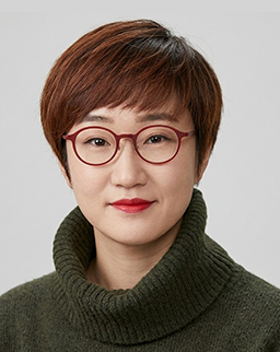 박 지 은 교수